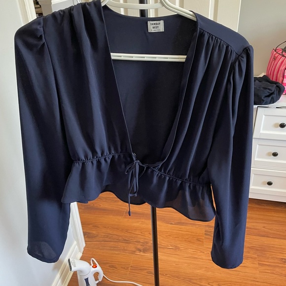 ARITZIA SUNDAY BEST TIE FRONT BLOUSE - Picture 2 of 2